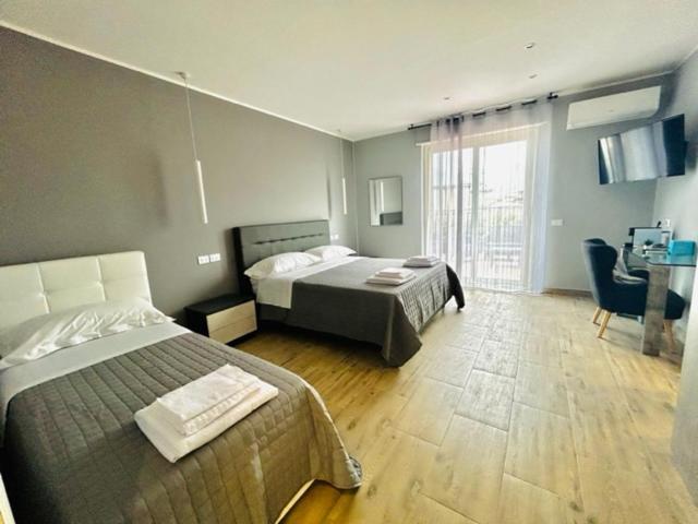 Aqua B&B - Rooms And Apartments Милацо Екстериор снимка